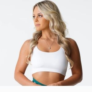 NWT NVGTN INVINCIBLE